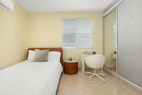 317 Extension Los Robles Rincon PR 00677