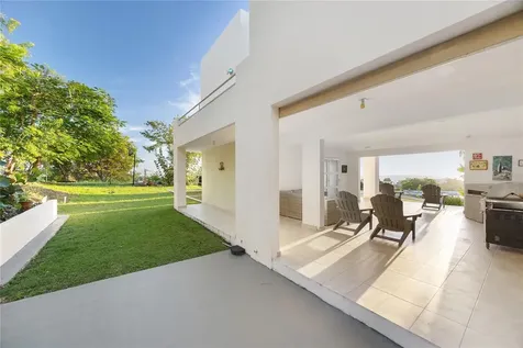 317 Extension Los Robles Rincon PR 00677