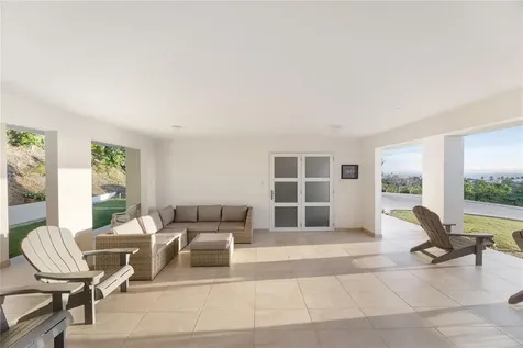 317 Extension Los Robles Rincon PR 00677