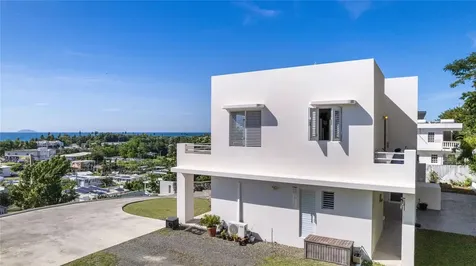317 Extension Los Robles Rincon PR 00677
