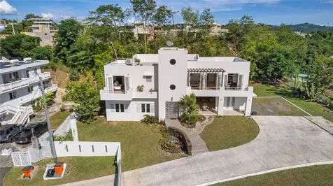 317 Extension Los Robles Rincon PR 00677