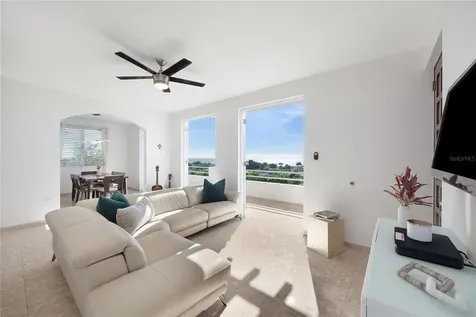 317 Extension Los Robles Rincon PR 00677