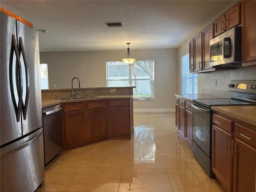 11831 Whisper Creek Drive Riverview FL 33569