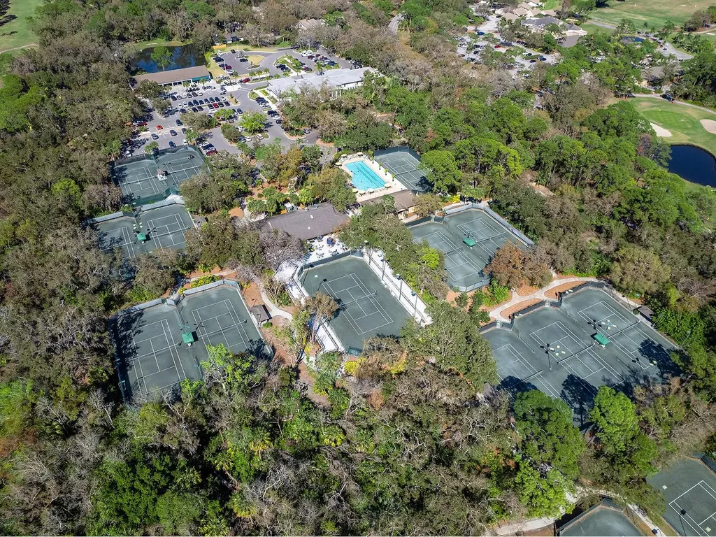 4415 Longmeadow Sarasota FL 34235