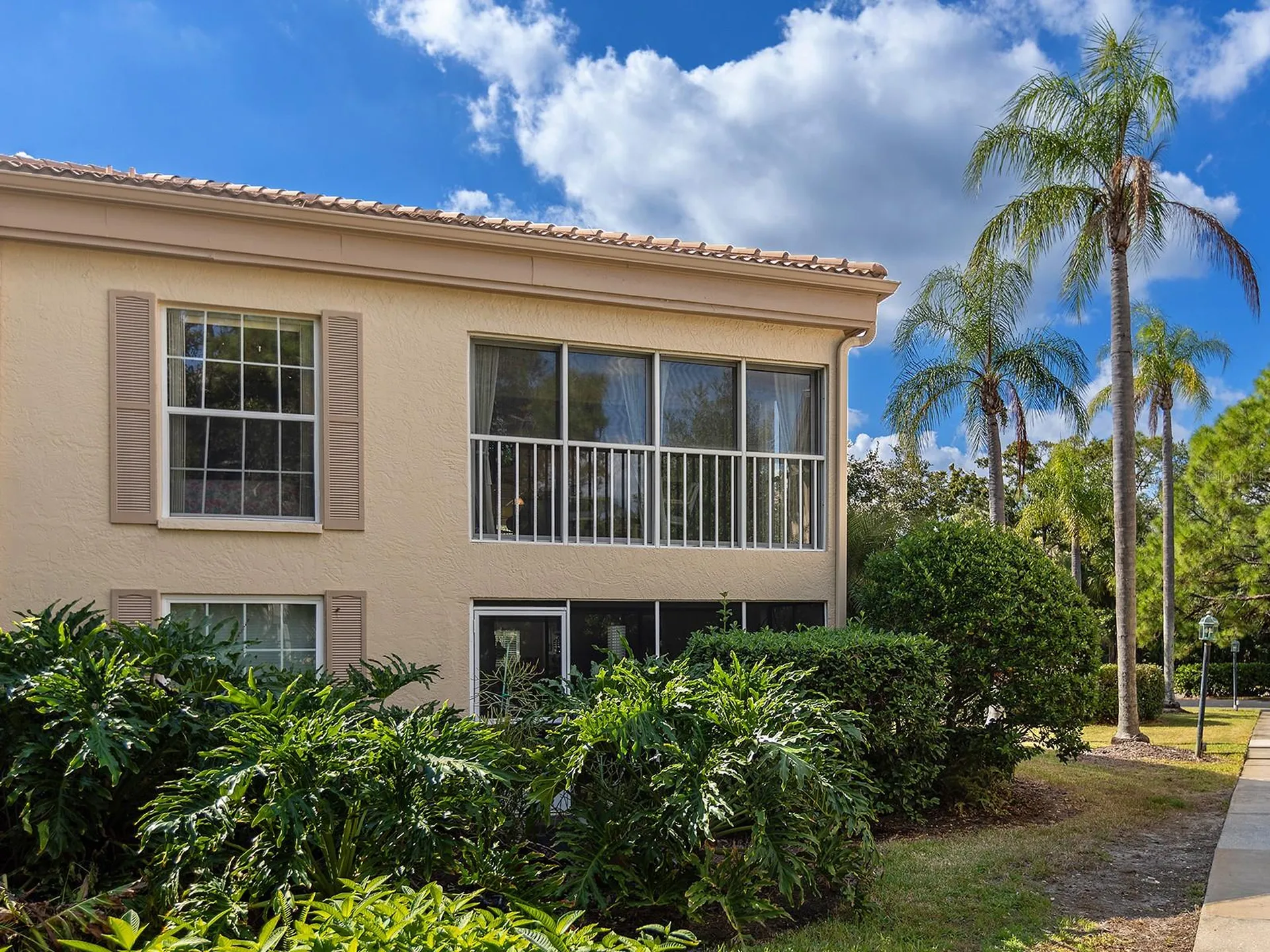 4415 Longmeadow Sarasota FL 34235