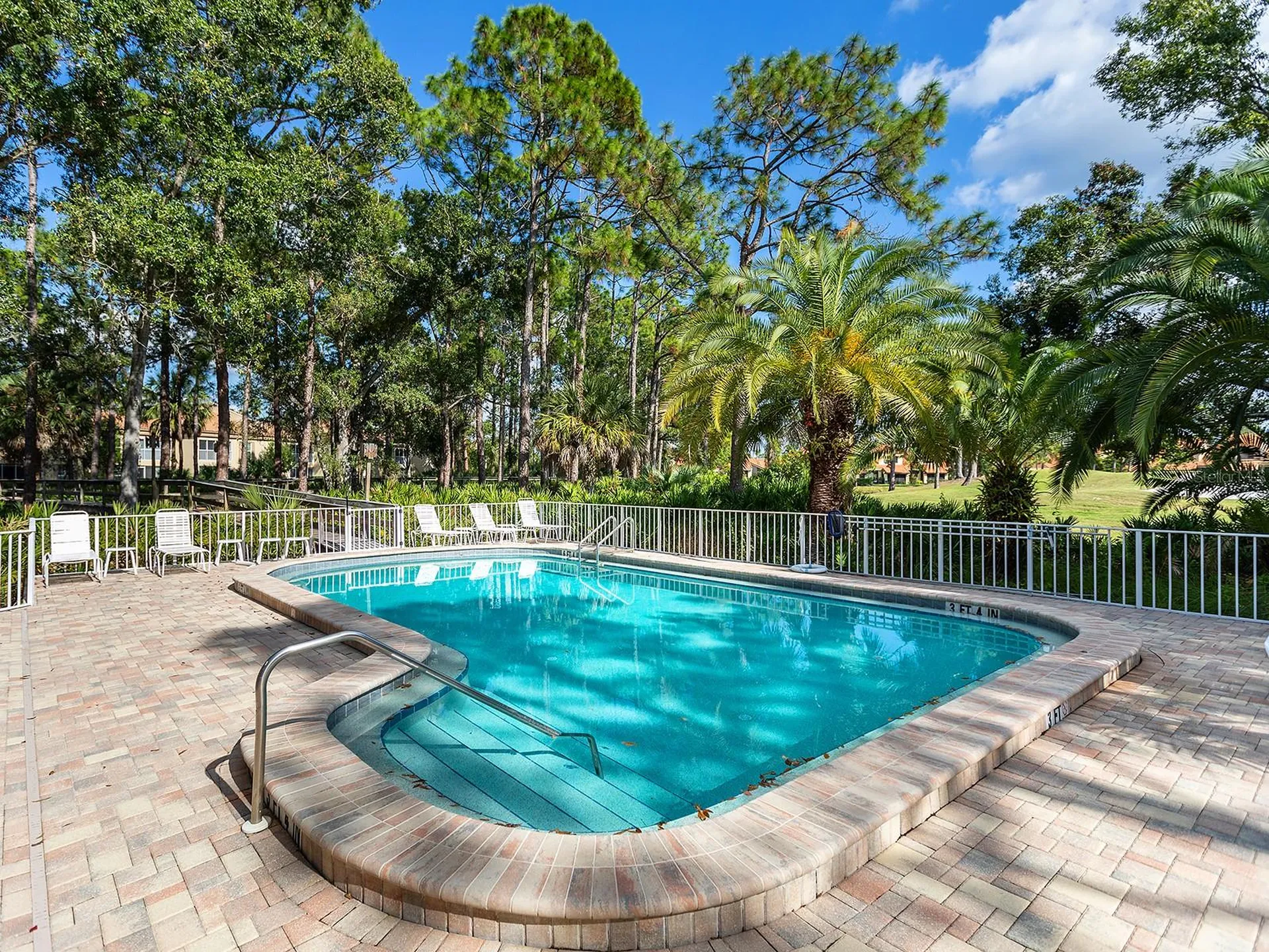 4415 Longmeadow Sarasota FL 34235