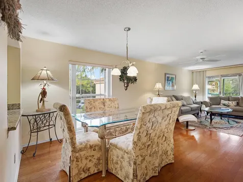 4415 Longmeadow Sarasota FL 34235