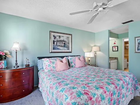 4415 Longmeadow Sarasota FL 34235