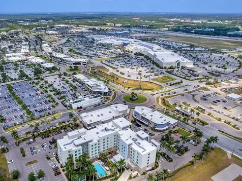 4415 Longmeadow Sarasota FL 34235