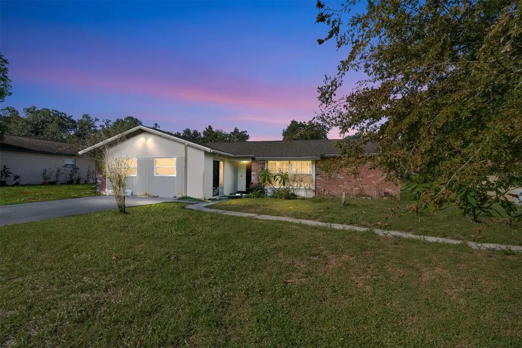 203 Bentbough Drive Leesburg FL 34748