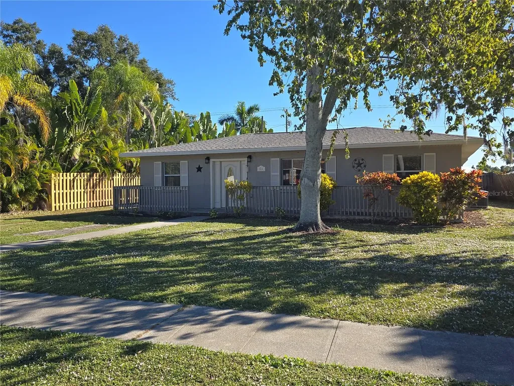 613 Casabella Drive Bradenton FL 34209