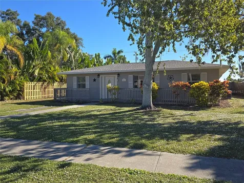 613 Casabella Drive Bradenton FL 34209