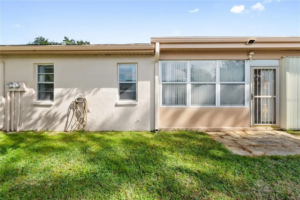 1121 Bowsprit Lane Holiday FL 34691