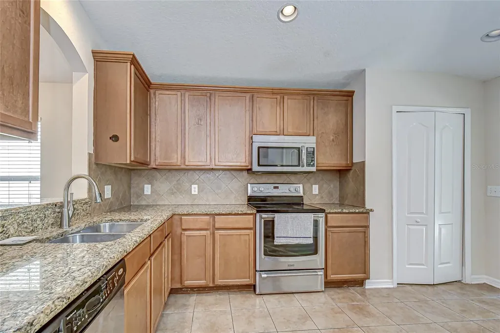 4246 Warwick Hills Drive Wesley Chapel FL 33543