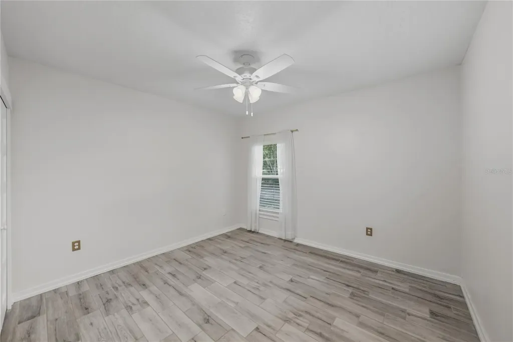 13907 9th Street Dade City FL 33525