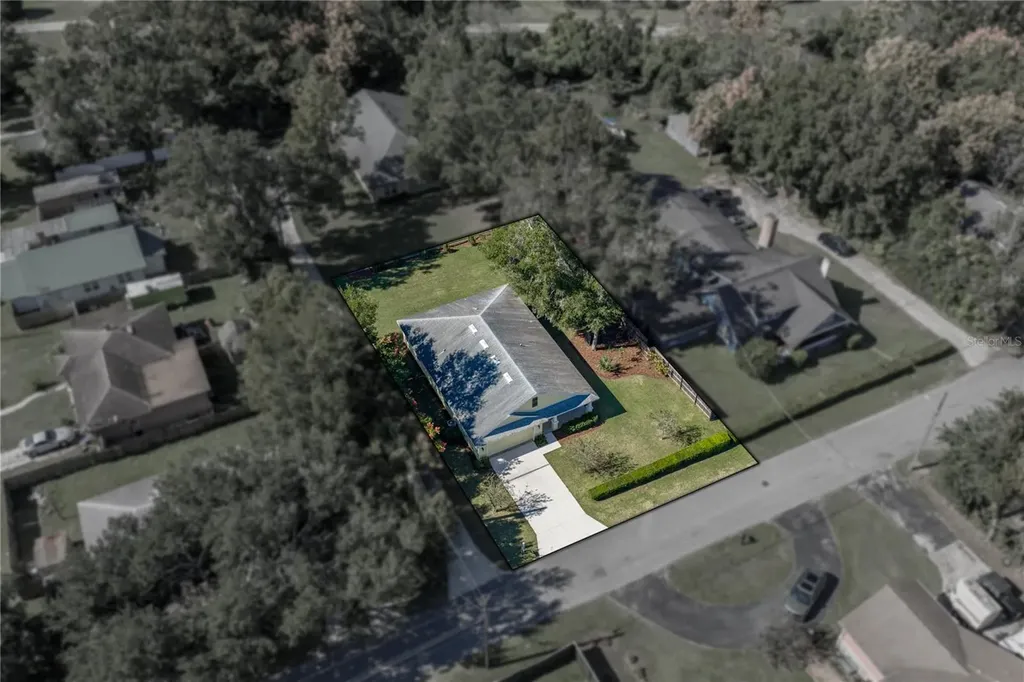 13907 9th Street Dade City FL 33525