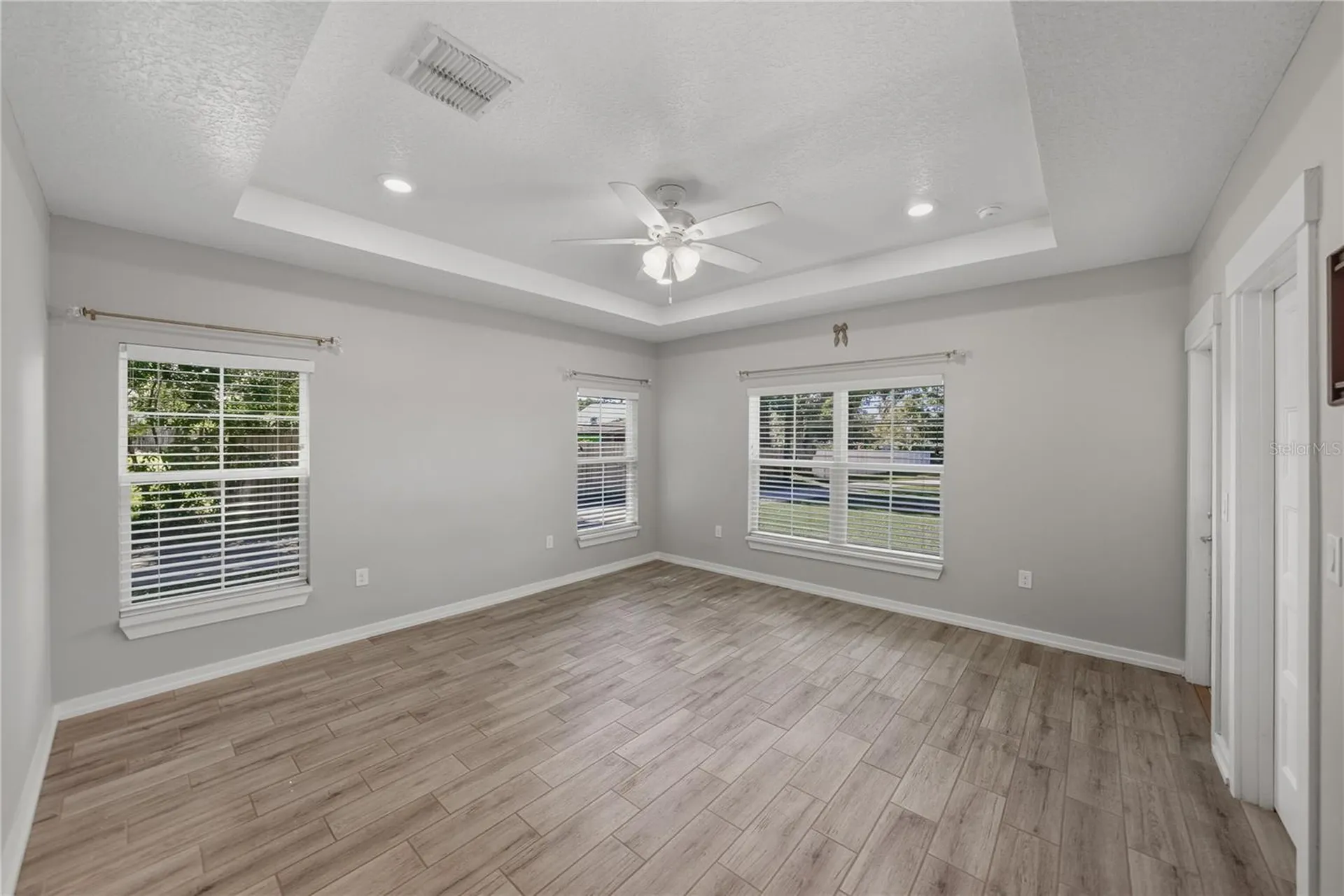 13907 9th Street Dade City FL 33525