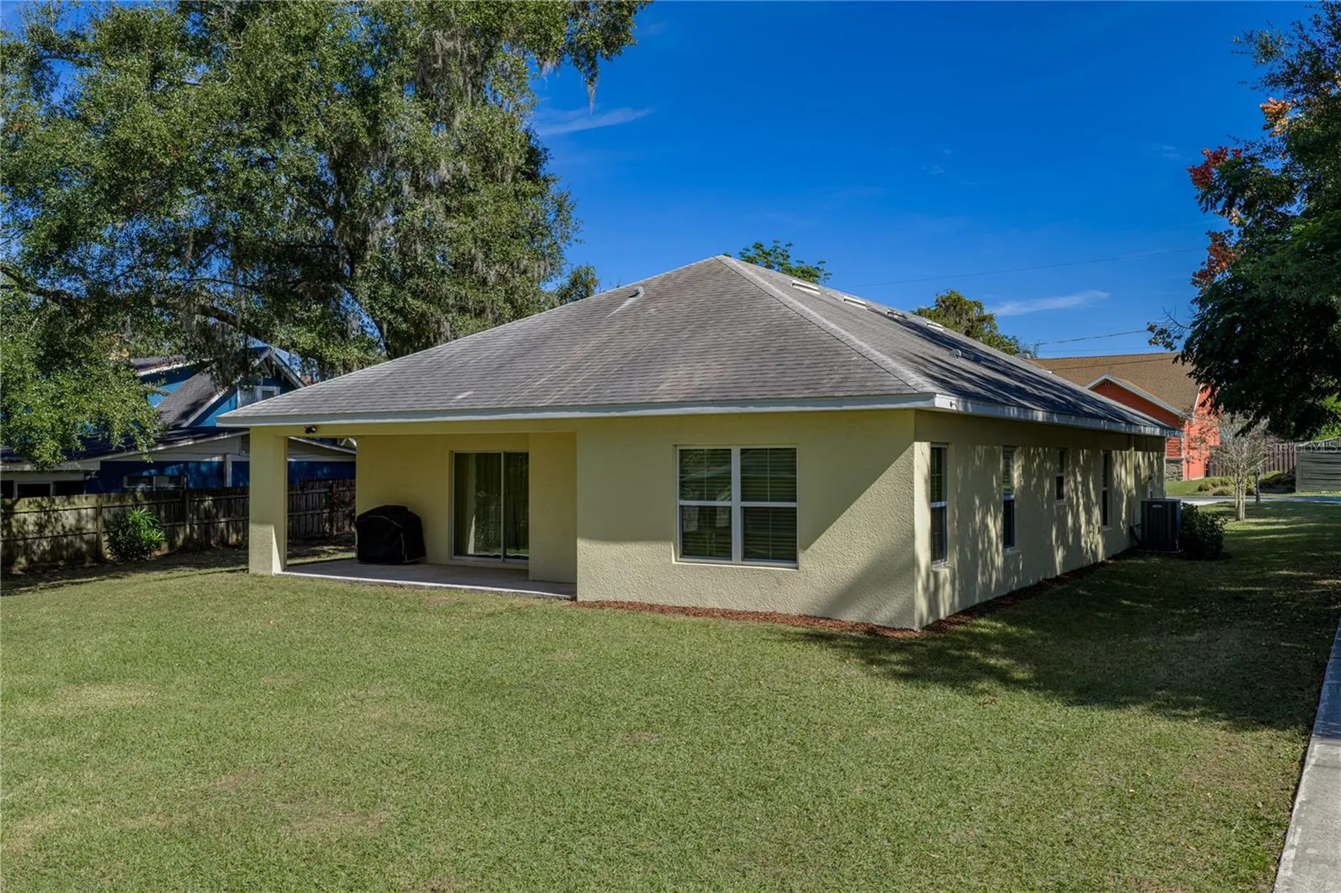 13907 9th Street Dade City FL 33525