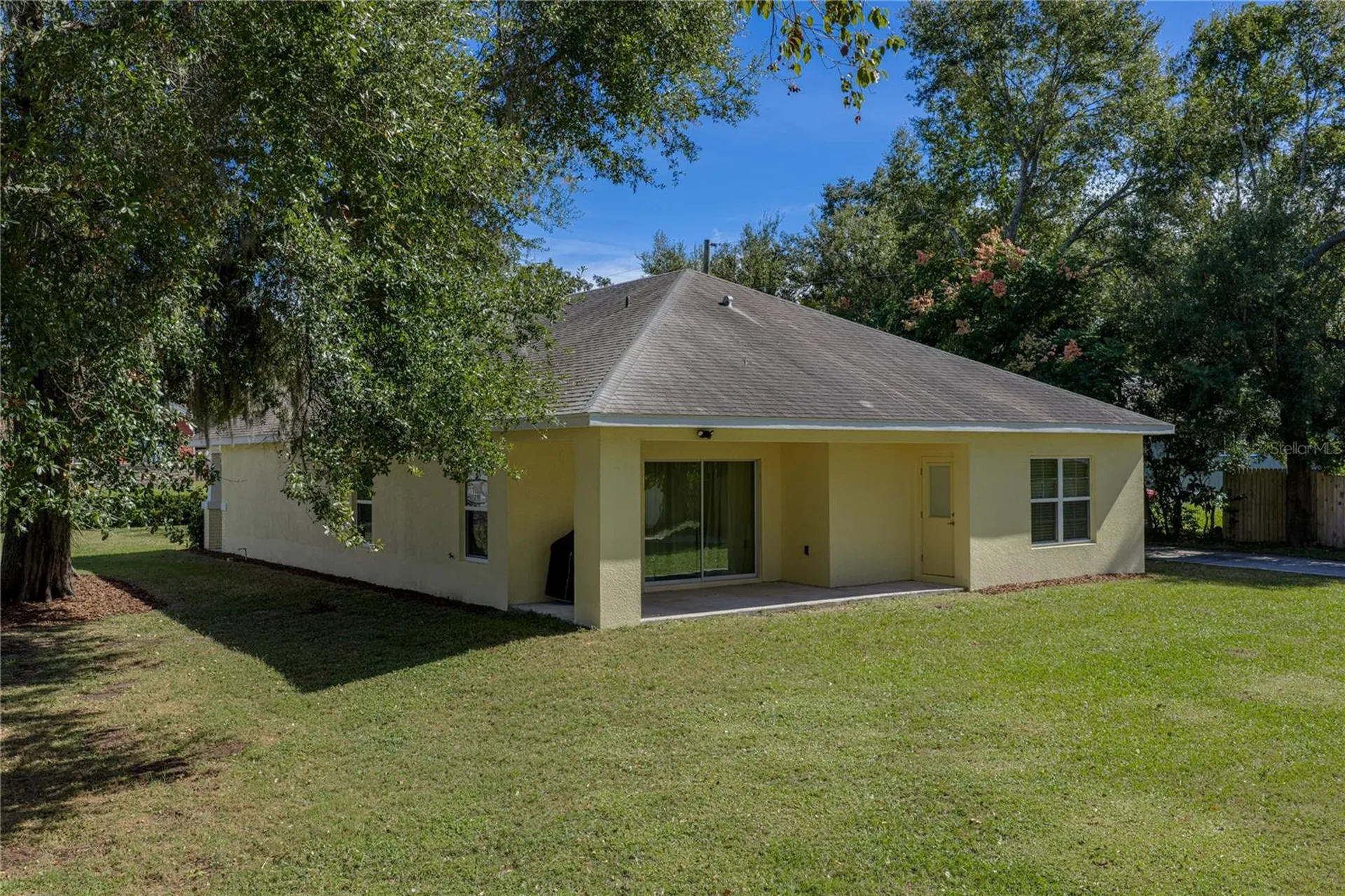 13907 9th Street Dade City FL 33525