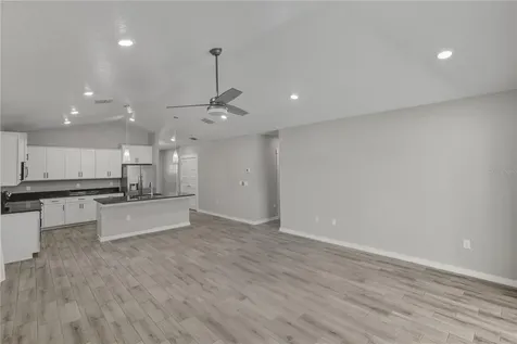13907 9th Street Dade City FL 33525