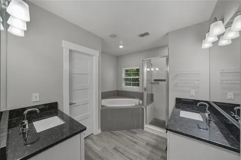 13907 9th Street Dade City FL 33525