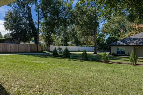 13907 9th Street Dade City FL 33525