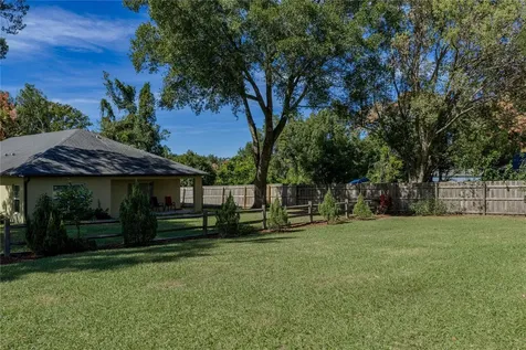 13907 9th Street Dade City FL 33525