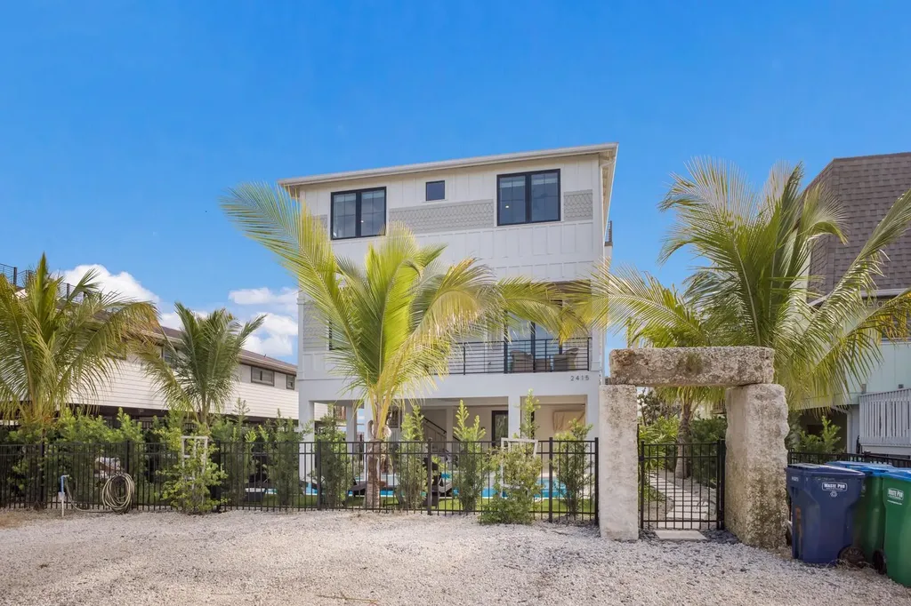 2415 Avenue B Bradenton Beach FL 34217
