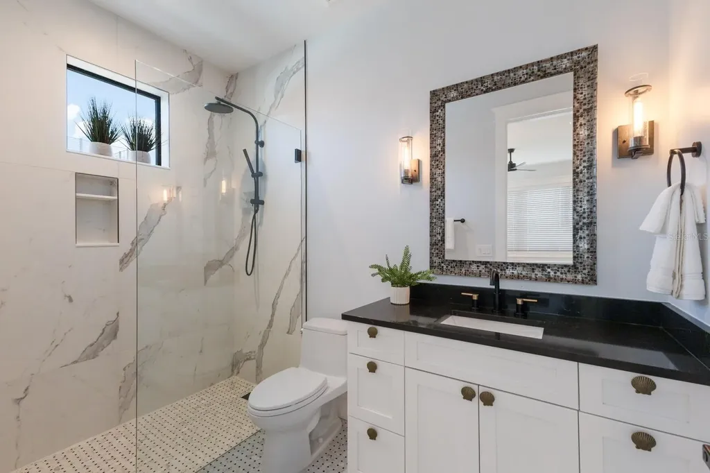 2415 Avenue B Bradenton Beach FL 34217