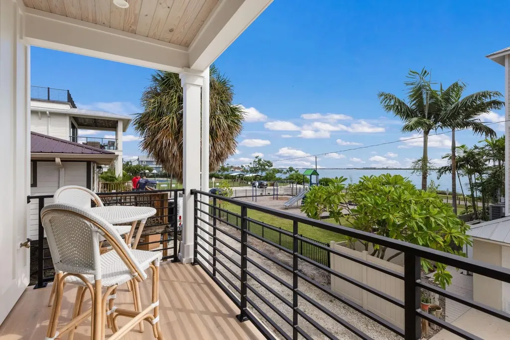 2415 Avenue B Bradenton Beach FL 34217