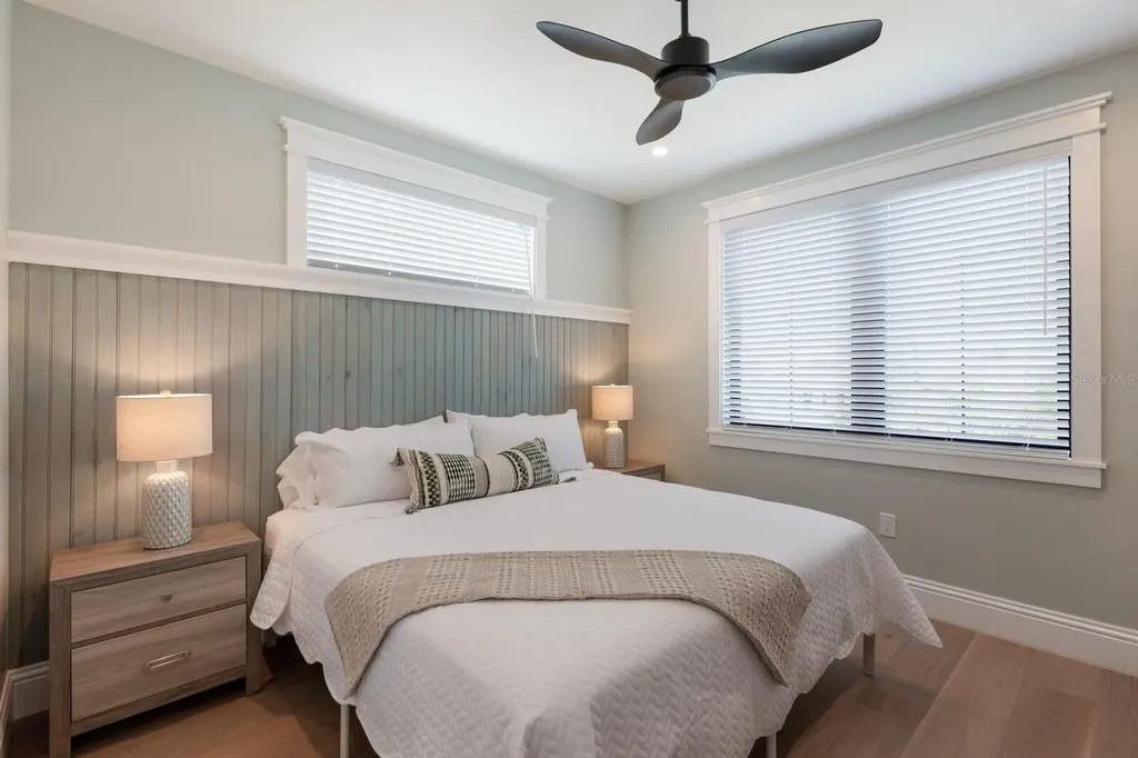 2415 Avenue B Bradenton Beach FL 34217