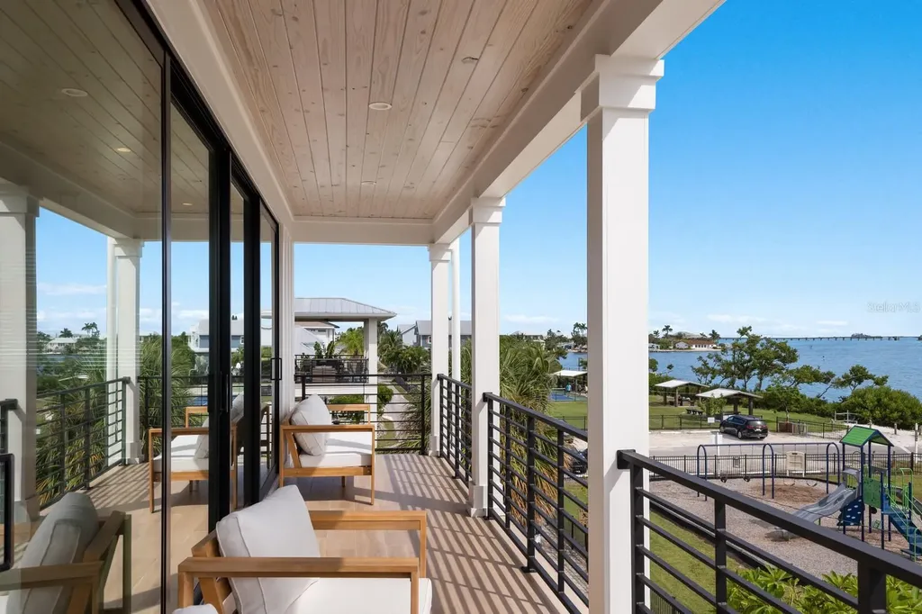 2415 Avenue B Bradenton Beach FL 34217