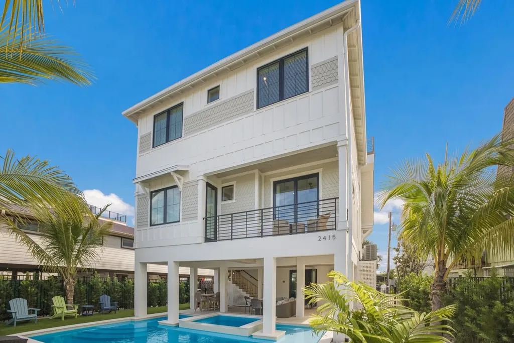 2415 Avenue B Bradenton Beach FL 34217