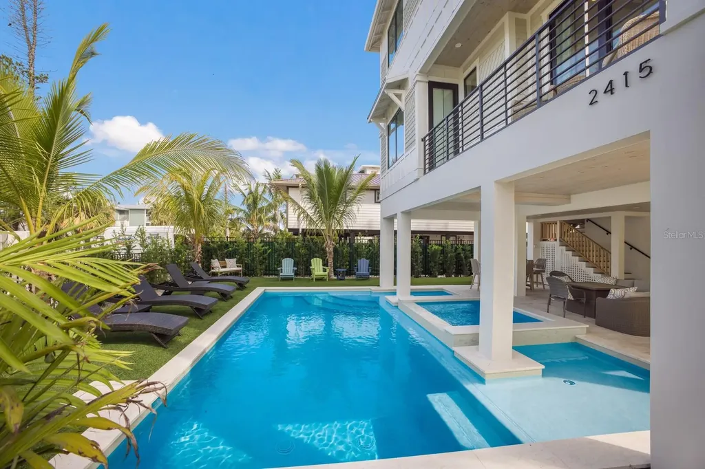 2415 Avenue B Bradenton Beach FL 34217