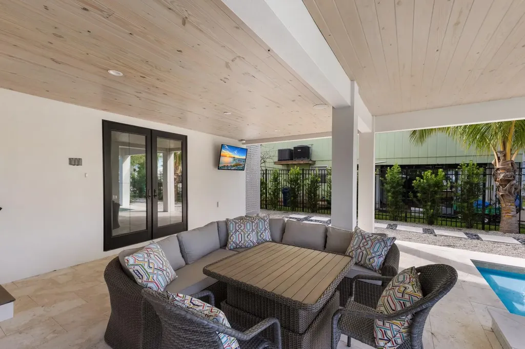 2415 Avenue B Bradenton Beach FL 34217