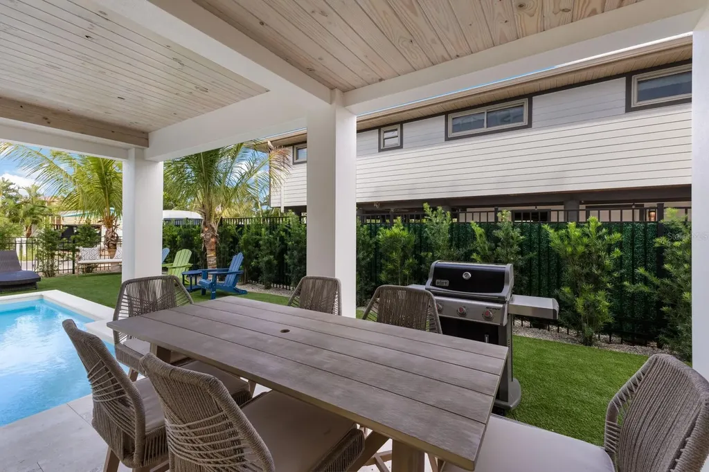 2415 Avenue B Bradenton Beach FL 34217