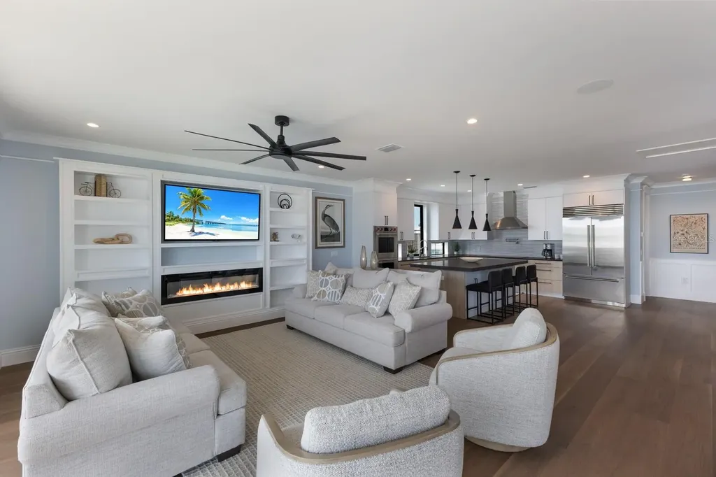 2415 Avenue B Bradenton Beach FL 34217