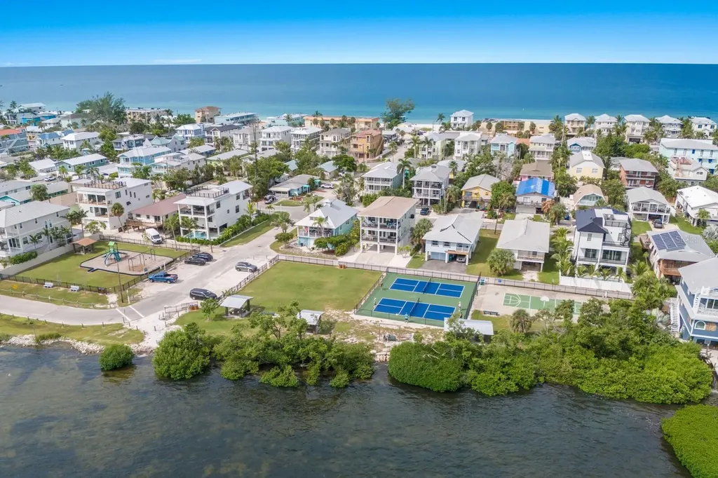 2415 Avenue B Bradenton Beach FL 34217