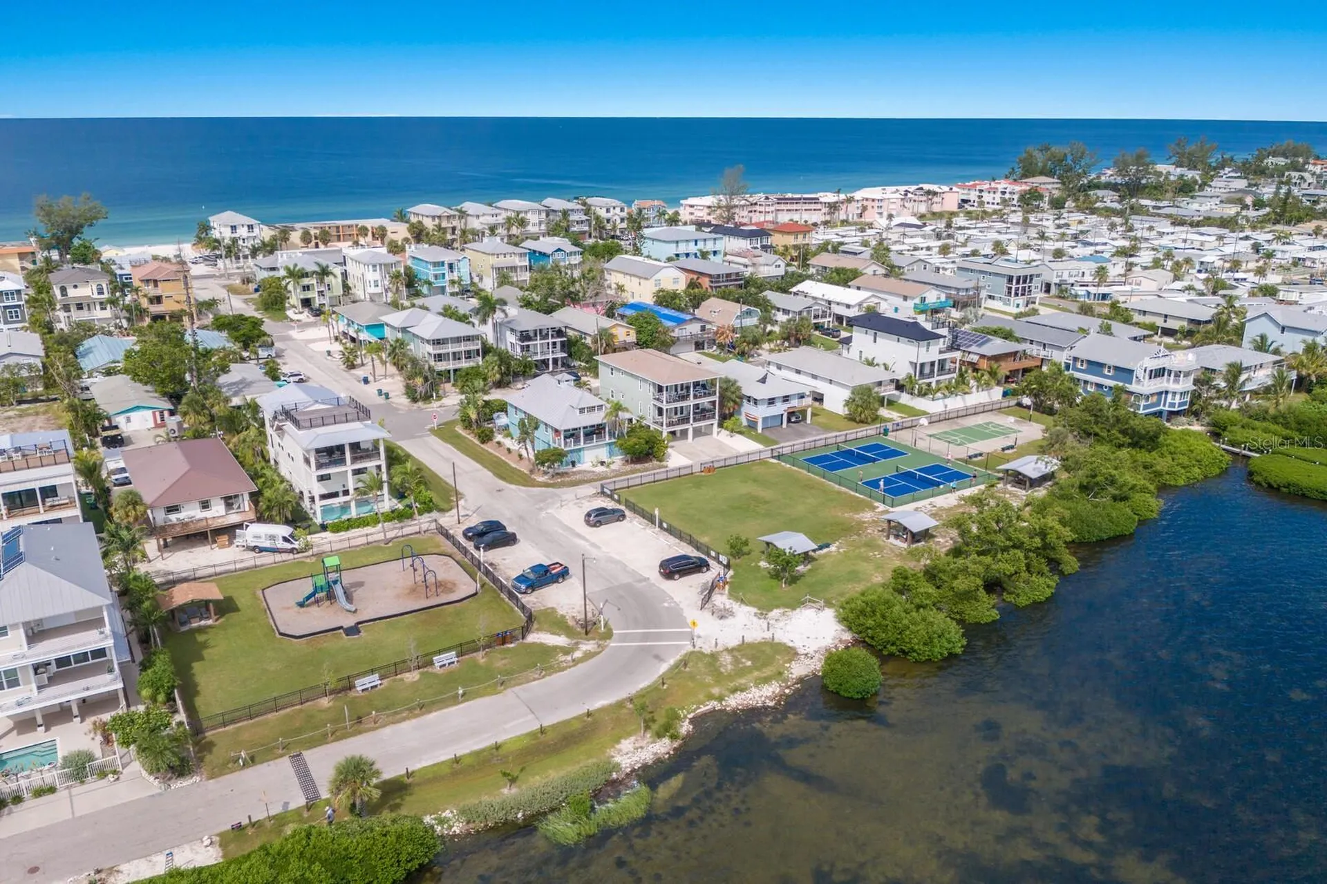 2415 Avenue B Bradenton Beach FL 34217