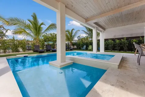2415 Avenue B Bradenton Beach FL 34217