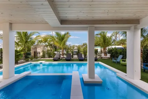 2415 Avenue B Bradenton Beach FL 34217