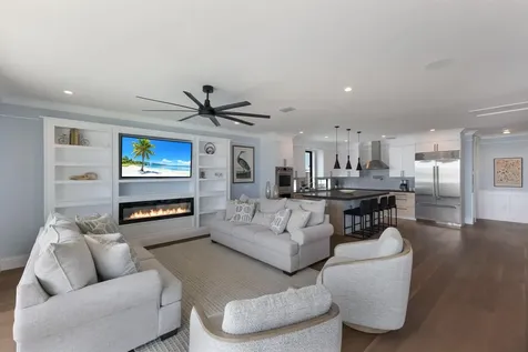 2415 Avenue B Bradenton Beach FL 34217