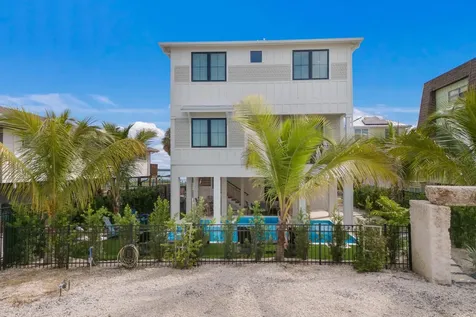 2415 Avenue B Bradenton Beach FL 34217