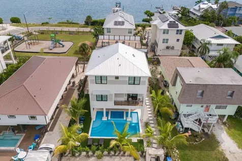 2415 Avenue B Bradenton Beach FL 34217