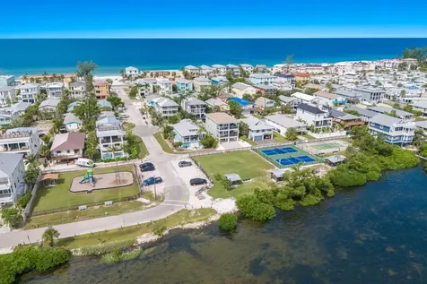 2415 Avenue B Bradenton Beach FL 34217