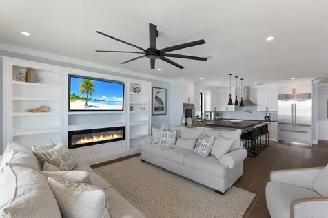 2415 Avenue B Bradenton Beach FL 34217
