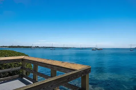 2415 Avenue B Bradenton Beach FL 34217