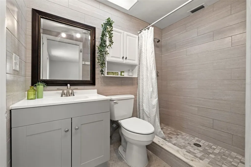 5041 Bay Boulevard Port Richey FL 34668