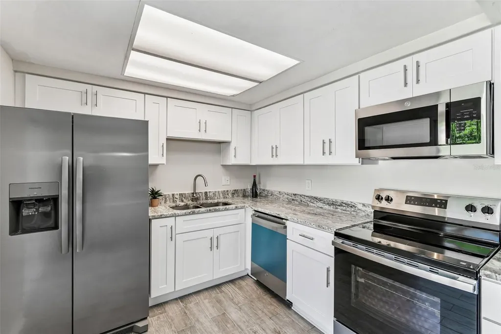 5041 Bay Boulevard Port Richey FL 34668