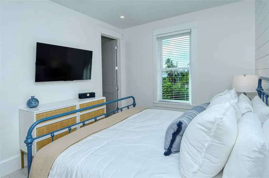 2406 Avenue C Bradenton Beach FL 34217